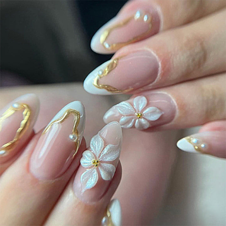 Elegante Blumen Design Press-On Nägel Karnz