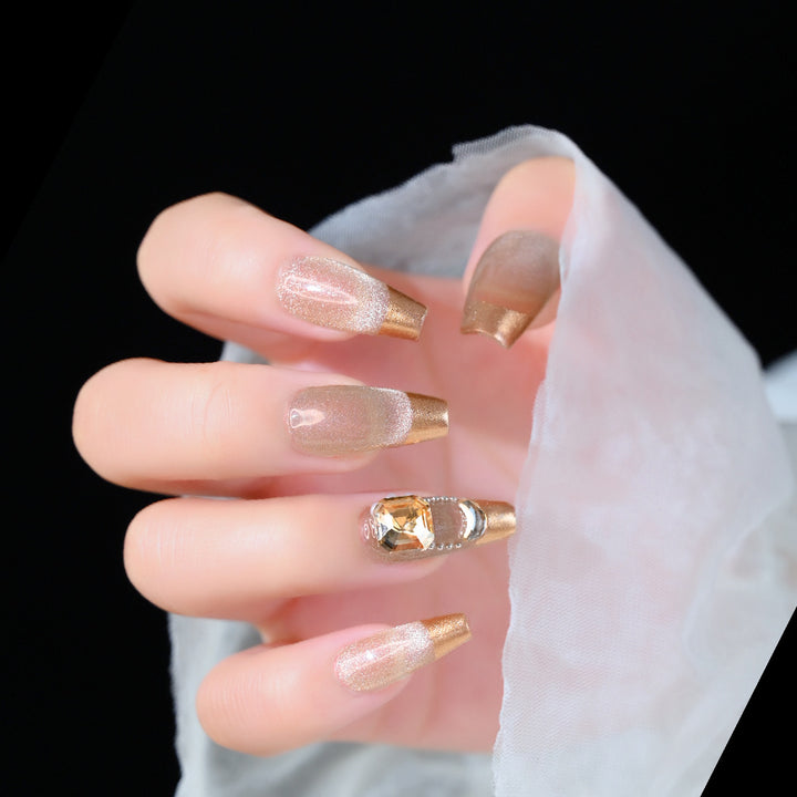 Premium Dekorativer Druck-On-Nagelset Karnz