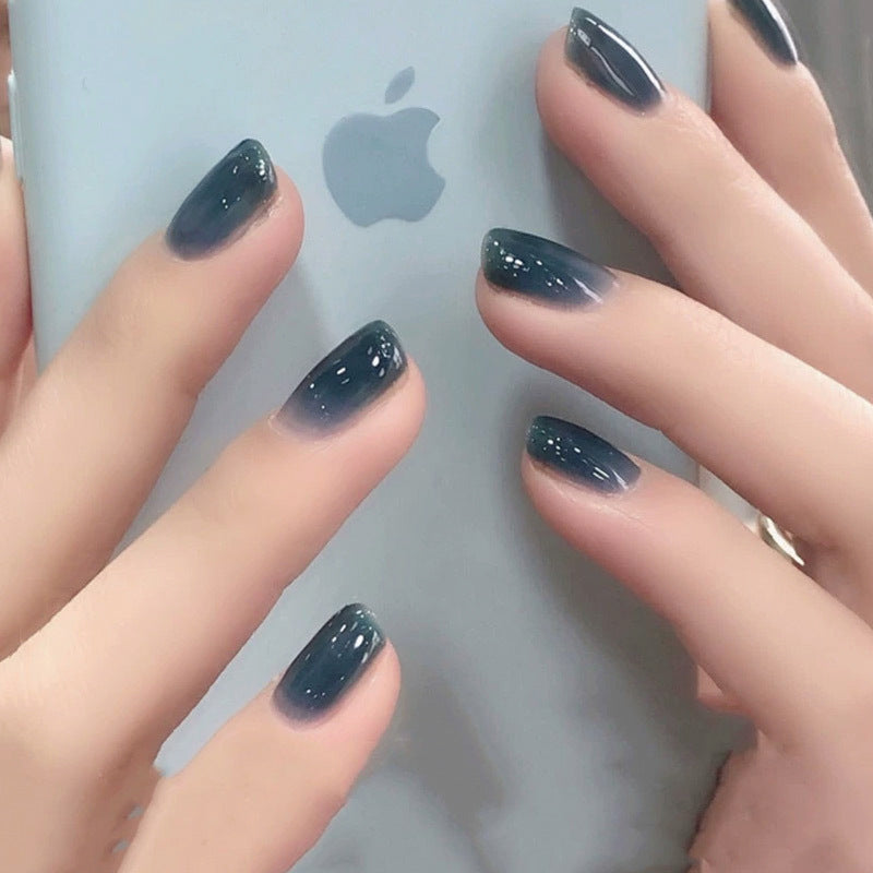 Glänzendes Fashion Press-On Nagelset Karnz