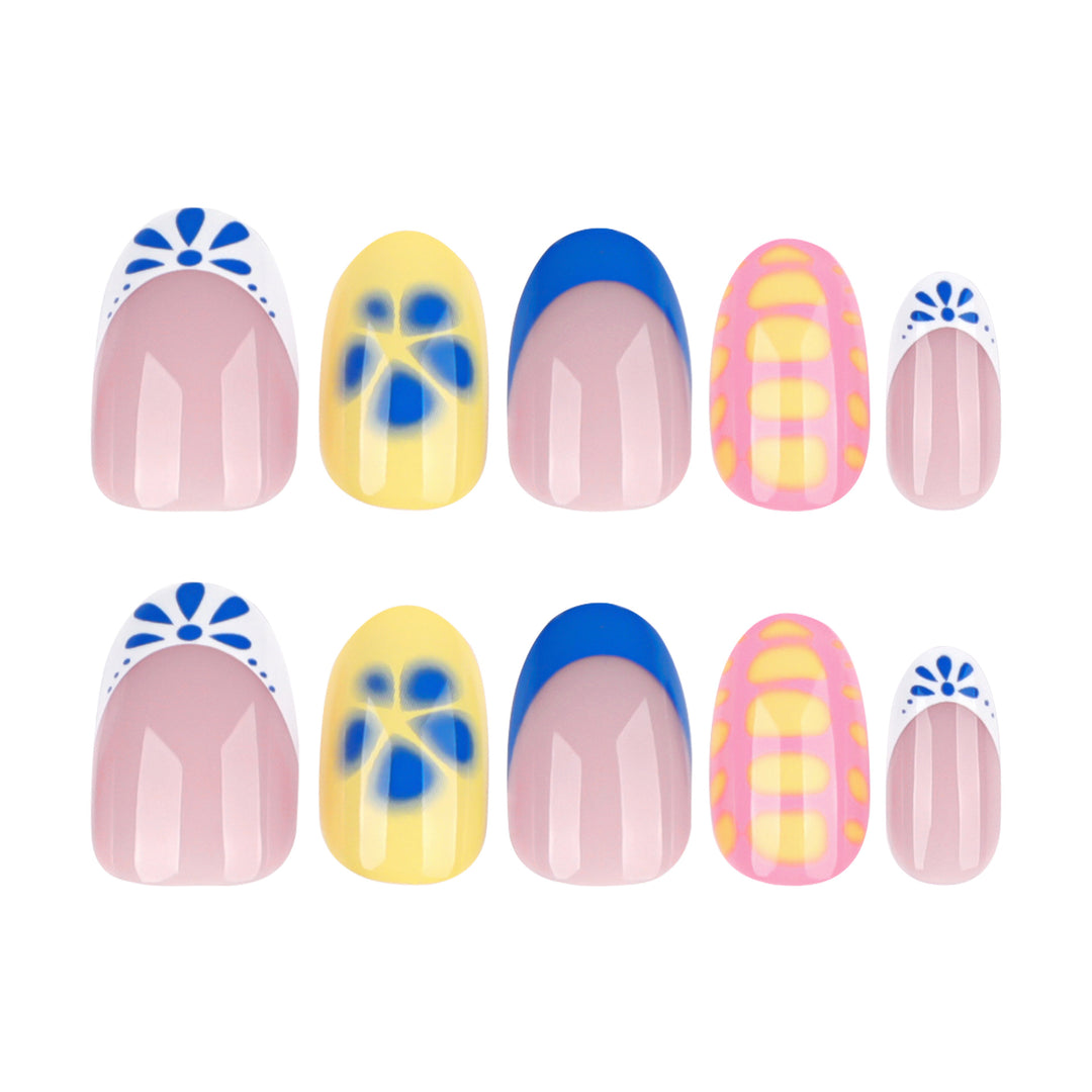 Künstliche Nagelkunst mit buntem Sommerdesign Karnz