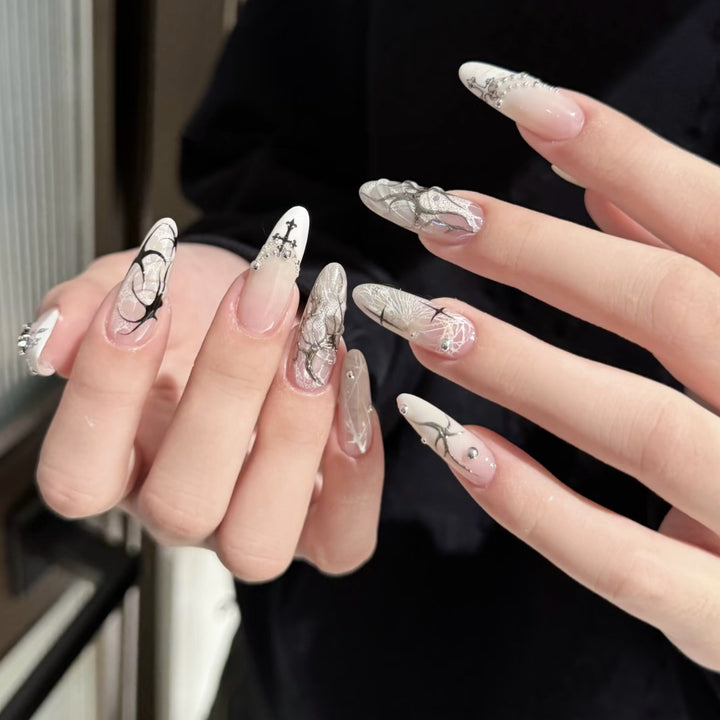 Elegante verzierte Press-On Nagelset
