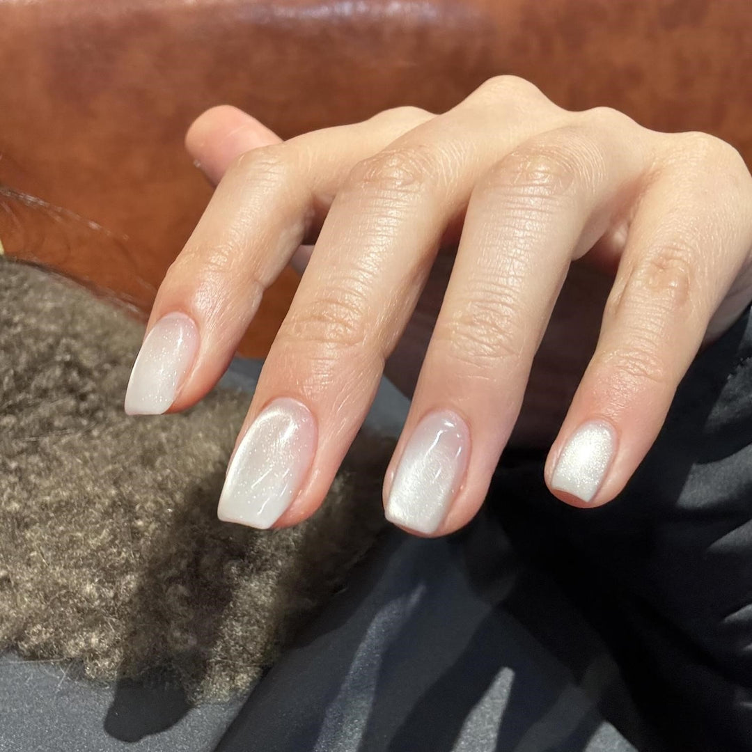 Elegantes Press-On-Nagelset mit glänzendem Perlenfinish Karnz