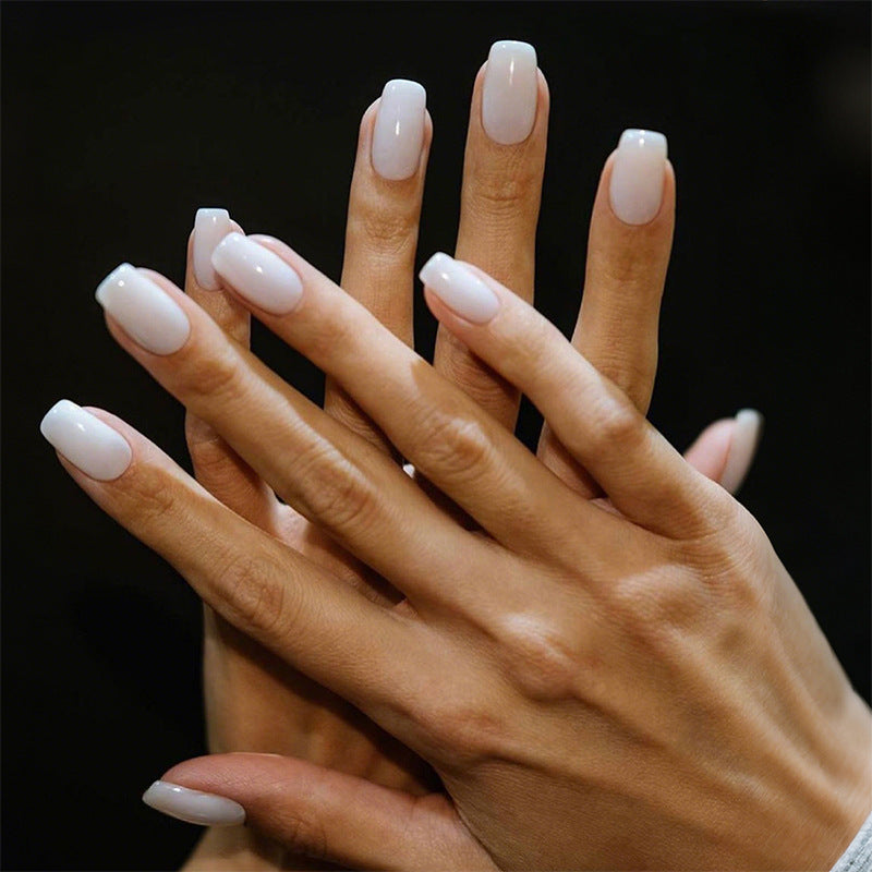 Elegantes Press-On Nagelset mit stilvollem französischen Spitzen-Design Karnz
