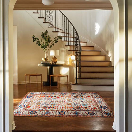 Wohnzimmer-Teppich im orientalisch-suzani Stil mit feiner Bordüre Karnz