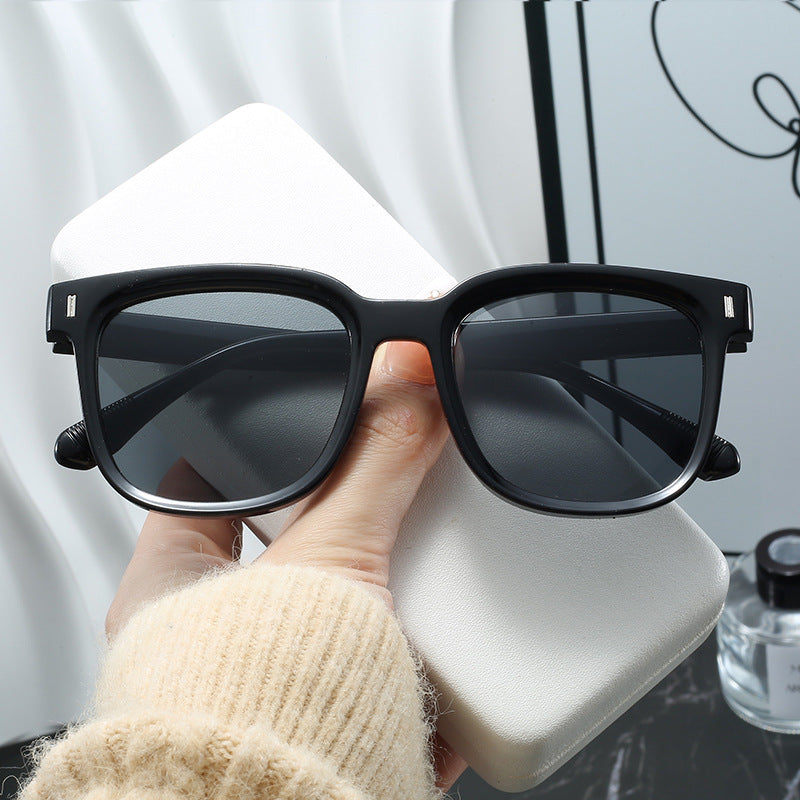 Damen Modische quadratische Sonnenbrille mit transparentem Rahmen Karnz