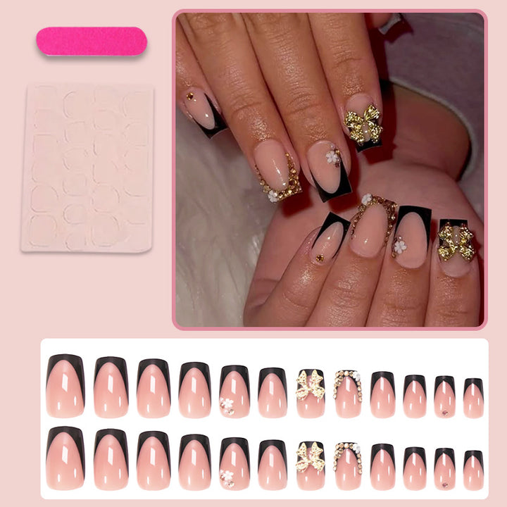 Künstliche Nagelverzierungen mit glamourosem Design Karnz