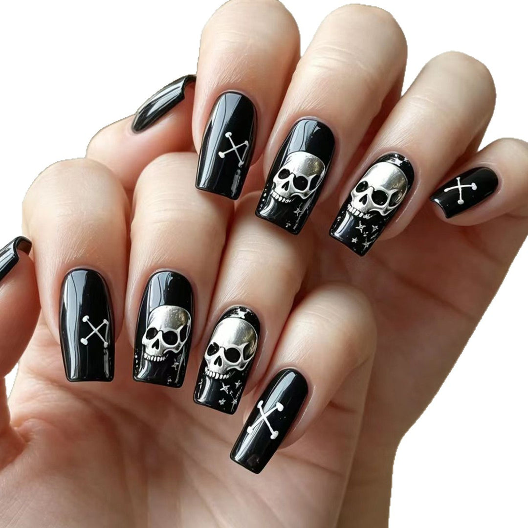 Kreative Kunstnägel Im Totenkopf-Design Karnz