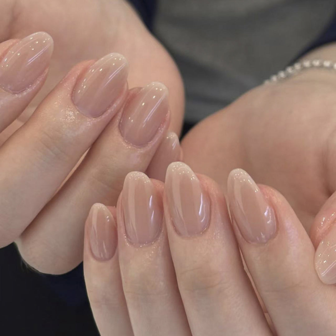 Künstliche Nagelkunst mit verspielten Punkten und Schleifen Karnz
