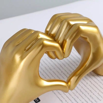Dekorative Herz-Hand Statue Karnz