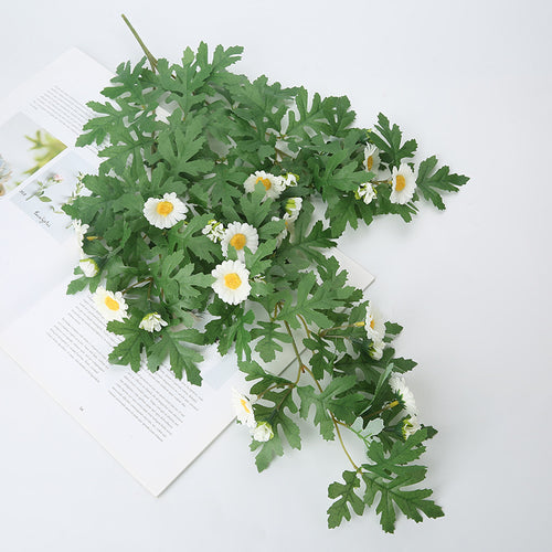 Realistische Gänseblümchen Blumenkranz
