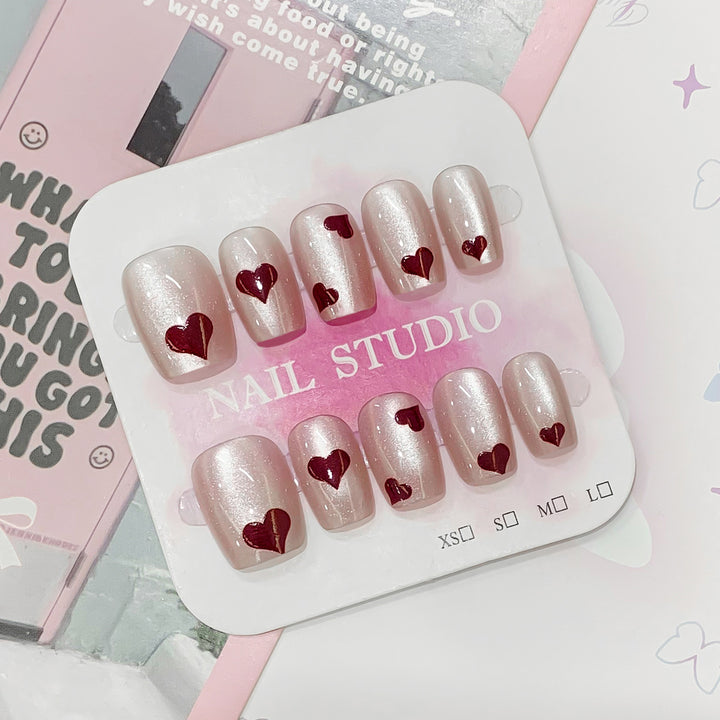 Künstliche Nagelspitzen mit Herzchen Design Karnz