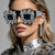 Damen Sonnenbrille im vintage Design mit funkelnden Kristallverzierungen Karnz