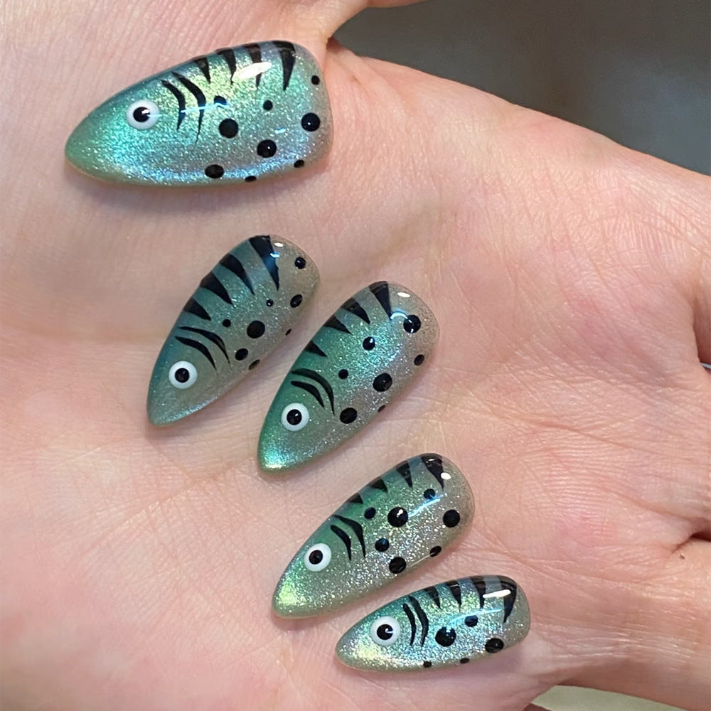 Kunstnägel Im Kreativen Fischdesign Karnz