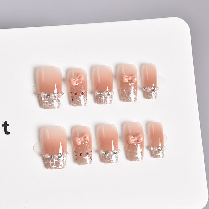 Elegantly gestaltetes, mit Kristallen verziertes Press-On Nail Set Karnz