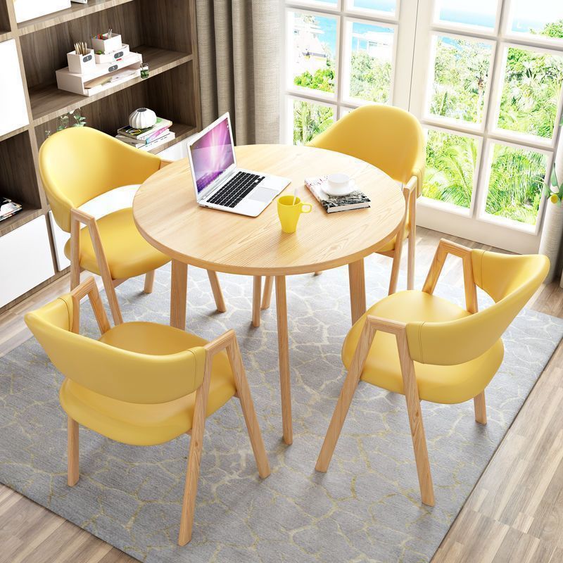 Esszimmerstuhl mit ergonomischer Polsterung und modernem Design Karnz