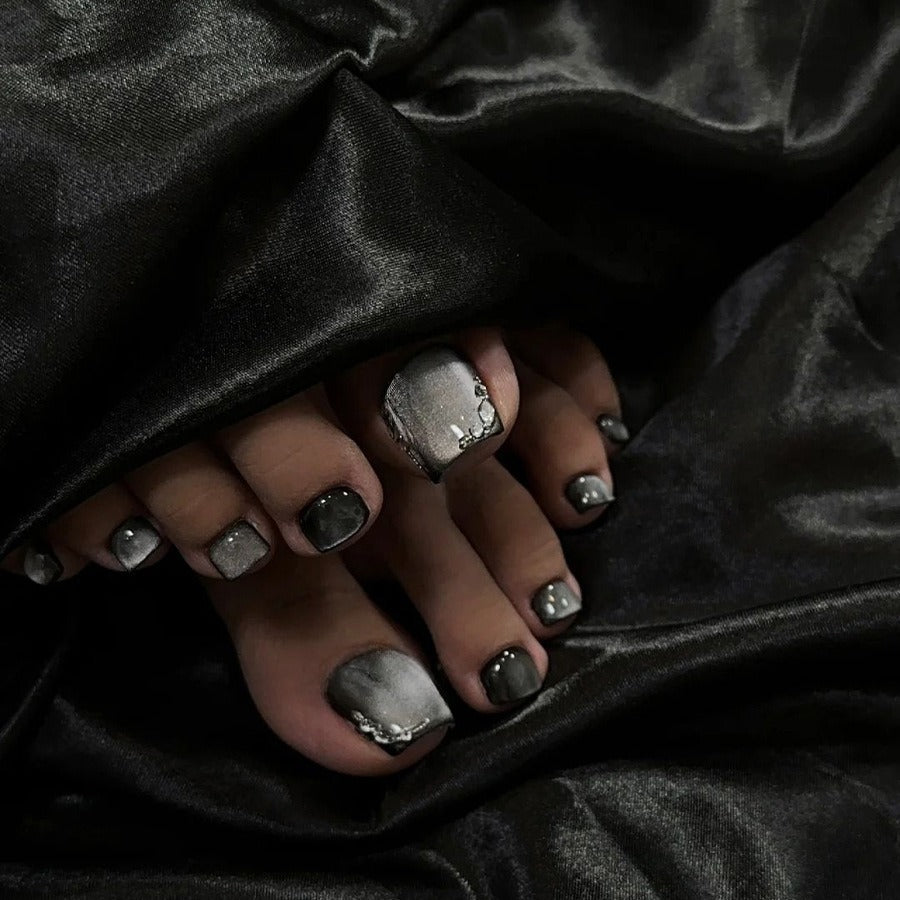 Kunstnagelset mit glänzender Oberfläche und Pflegezubehör Karnz