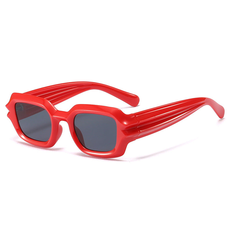 Damen Modische Sonnenbrille mit einzigartigem Rahmen und stylischen Details Karnz