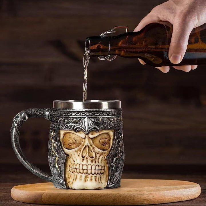 Bierkrug mit Totenkopf-Design Karnz