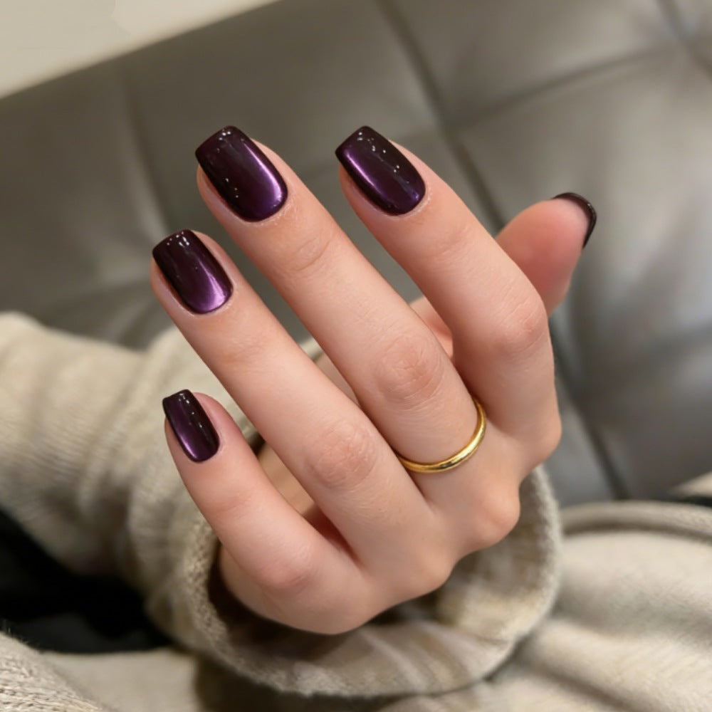 Kunstnägel mit Elegantem Hochglanz-Finish und Besonderer Farbnuance Karnz