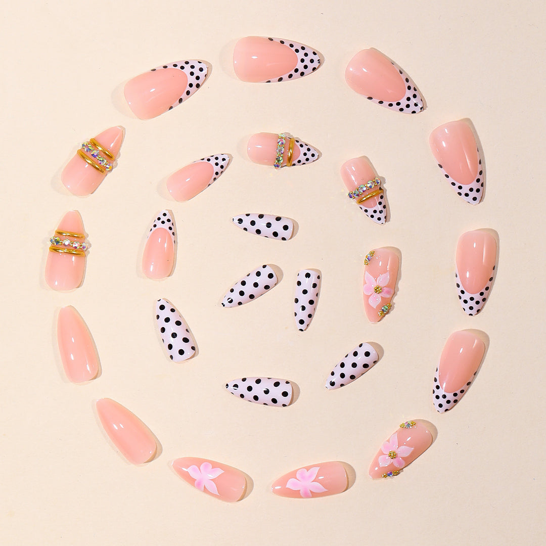 Dekorative 3D Blumen Nagelkunst Karnz