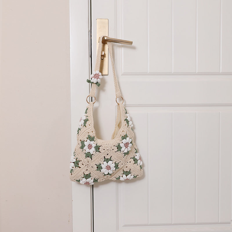 Damen Handgeknüpfte Schultertasche mit floralen Akzenten Karnz