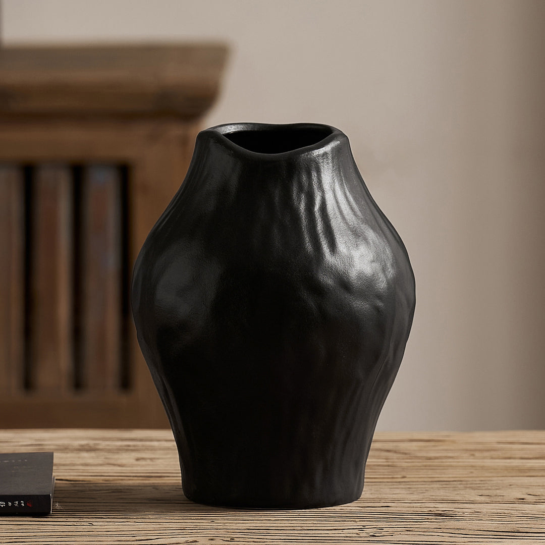 Elegante und moderne Keramikvase Karnz