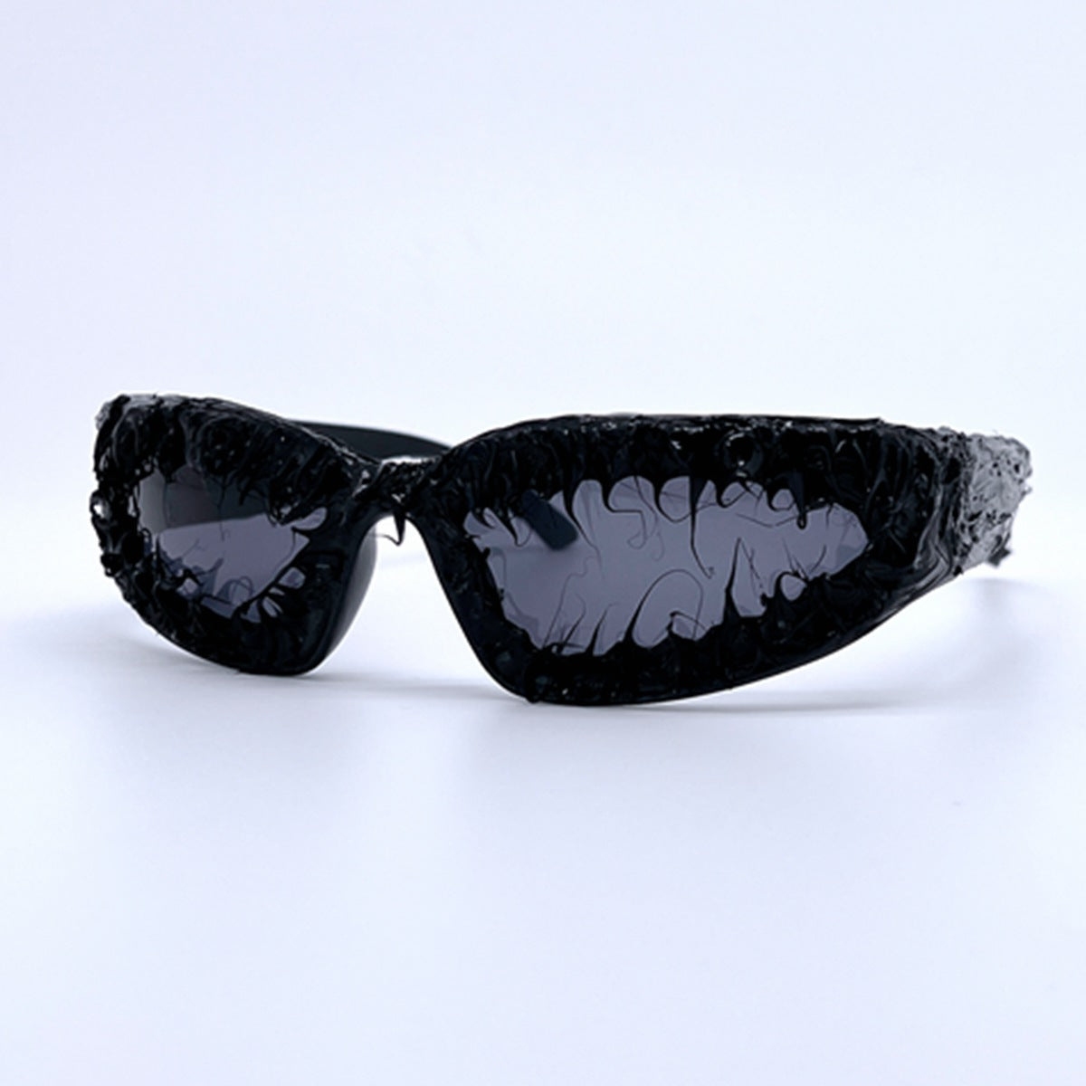 Damen futuristische Sonnenbrille im avantgardistischen Design Karnz