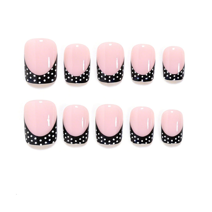 Stylisches French Tip Nagelkunst-Set Karnz