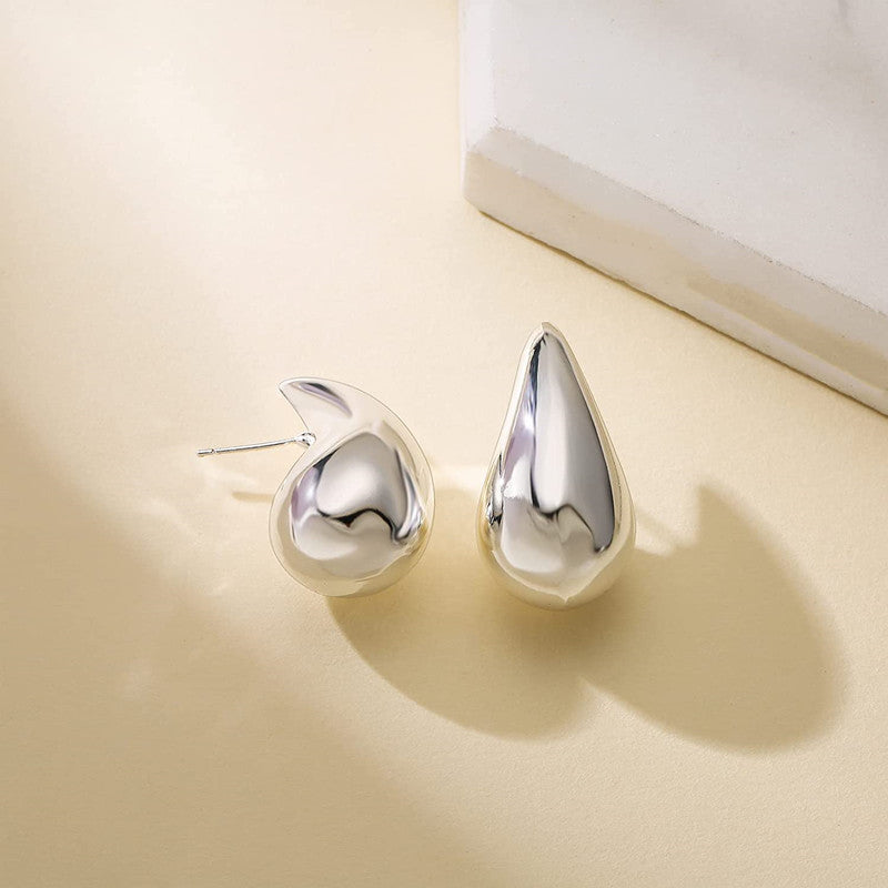 Elegant Geschwungene Ohrstecker Karnz