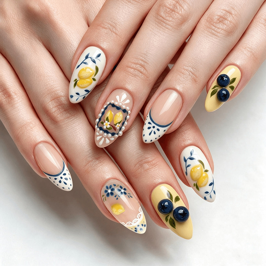 Kunstvolle Nagelverlängerungen mit fruchtigen Designs Karnz