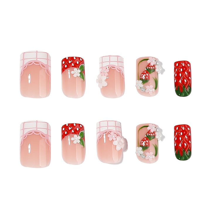 Kreative Nagelkunst im Erdbeerdesign Karnz