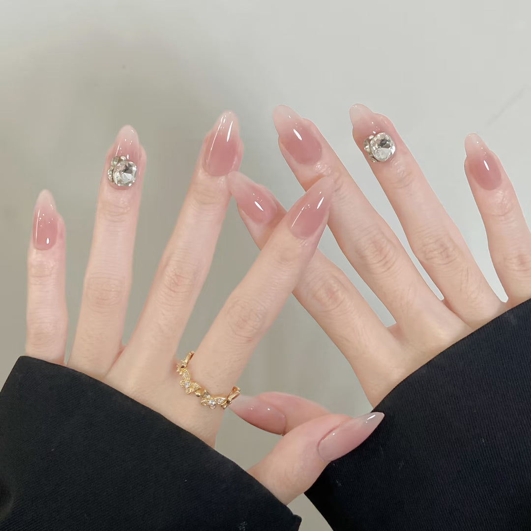 Dekoratives Press-On Nagelkunst Set mit eleganten Kristallakzenten