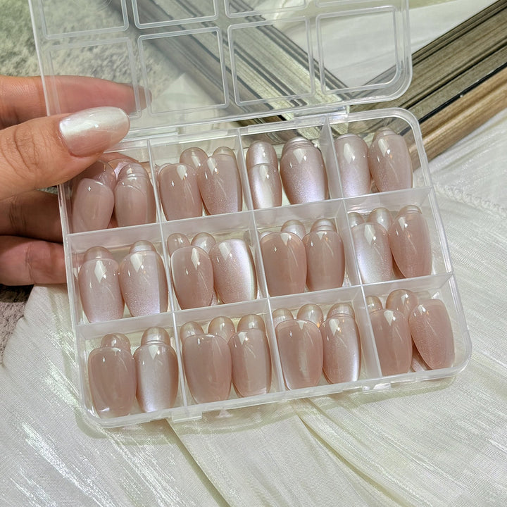 Glänzende Press-On Nagelspitzen Kollektion Karnz
