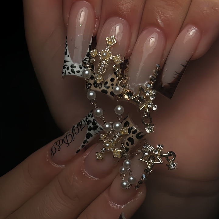 Dekorative 3D Nagelkunstverzierungen Karnz