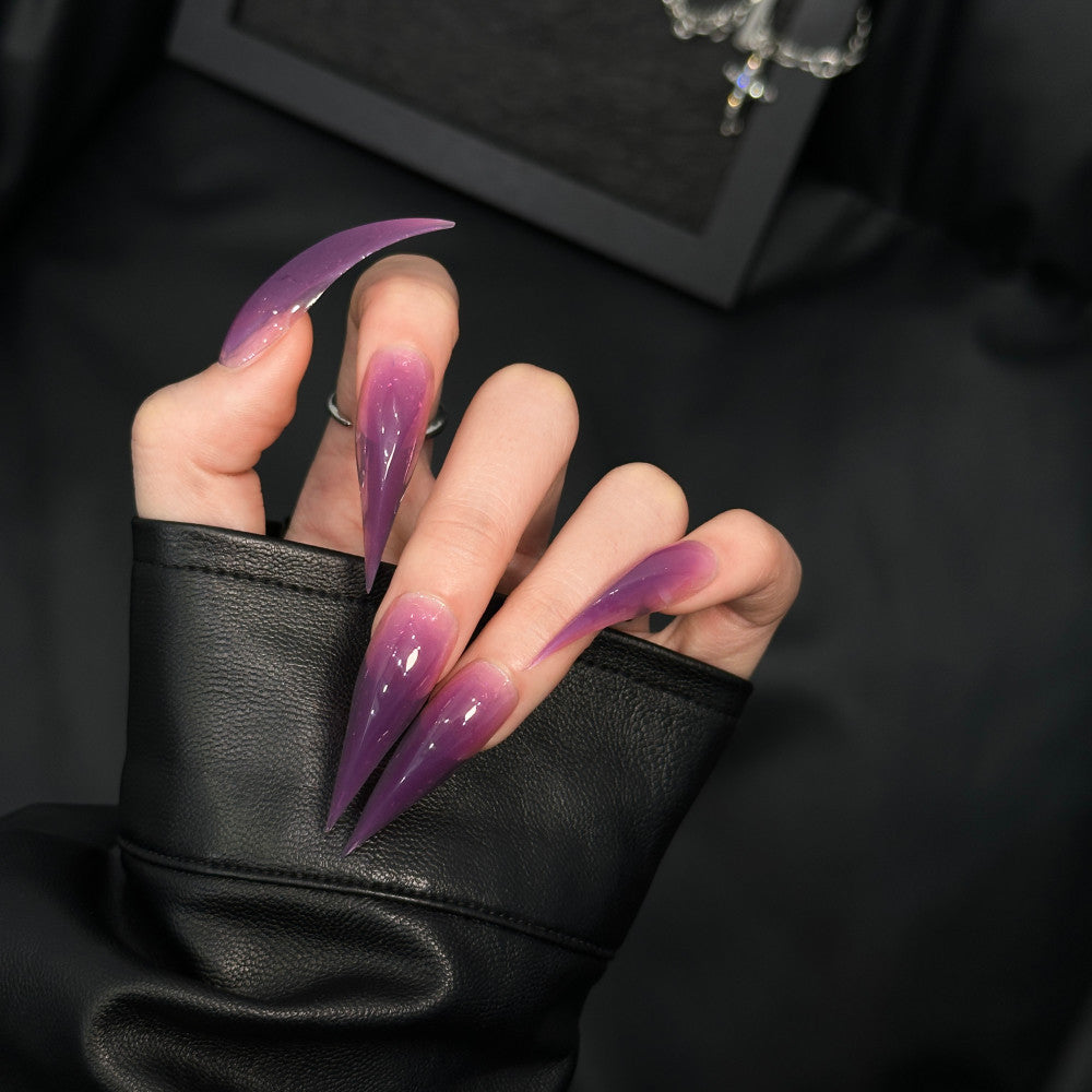 Stiletto Nagelverlängerungen mit Ombre-Effekt