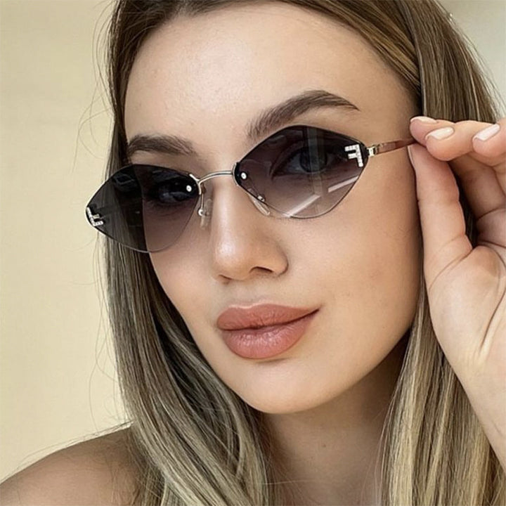 Damen geometrische Sonnenbrille im extravaganten Design mit gradienten Gläsern Karnz