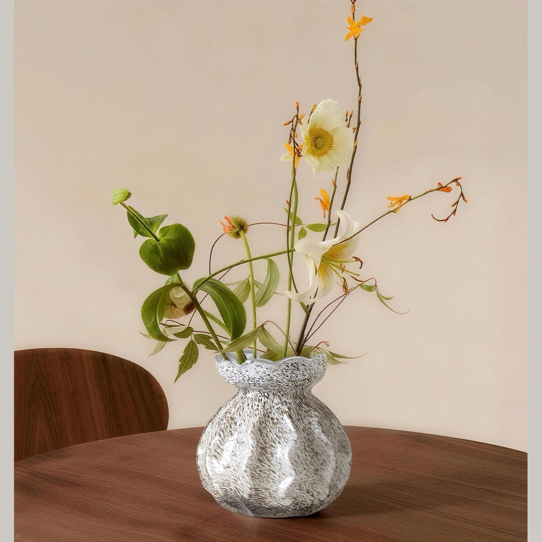 Mouth-blown gewellter Rand Texturiertes Glas Akzentvase Karnz