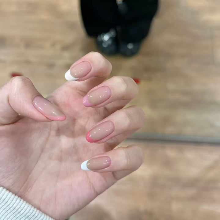 Elegante Ombre Französische Tip Nagelverlängerungen Karnz