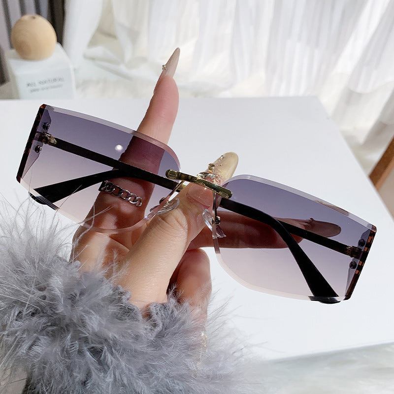 Damen elegante Sonnenbrille mit hochwertigem geometrischem Design Karnz