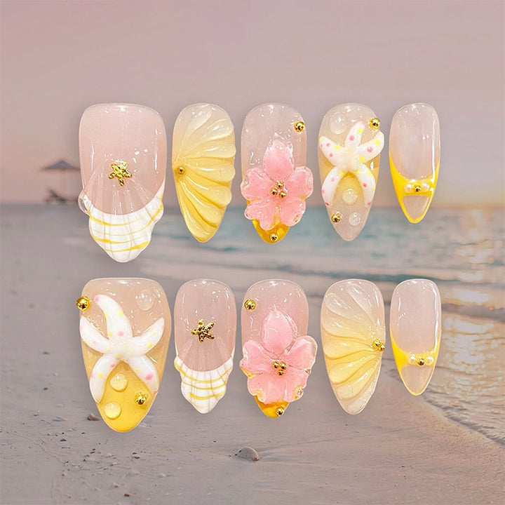Kunstnagelset mit glamourösen floralen Designs und kreativen Glitzerakzenten Karnz