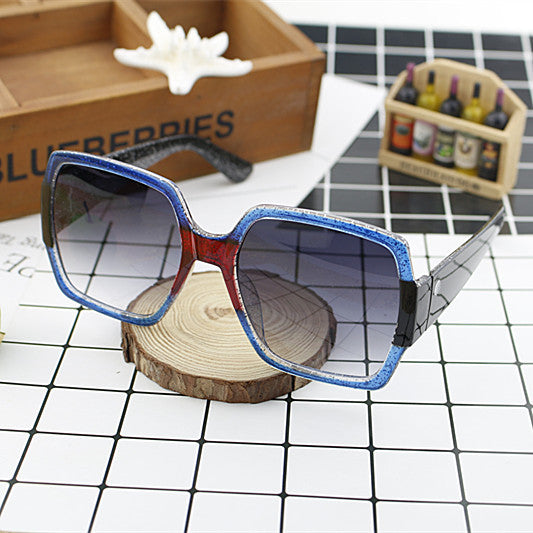 Damen extravagante quadratische Sonnenbrille mit einzigartigem Design Karnz