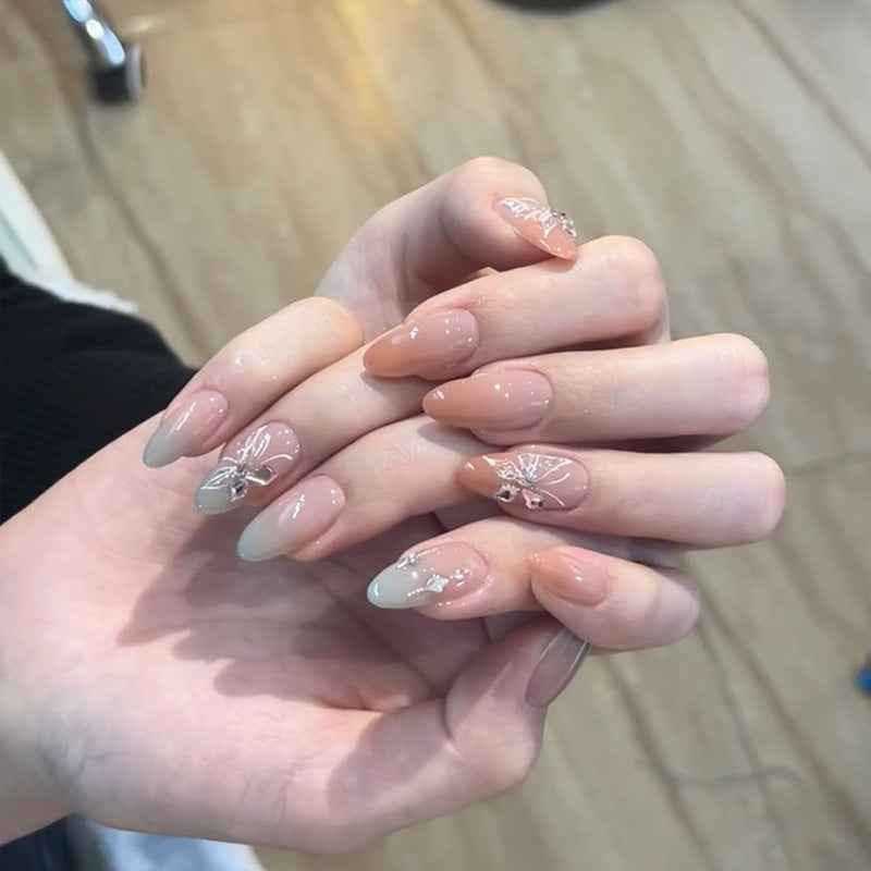 Elegantes Press-On-Nagelkunst-Set mit floralen und Edelstein-Akzenten Karnz