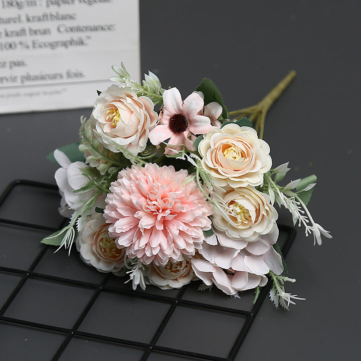 Lebensechtes Blumenstrauß-Arrangement