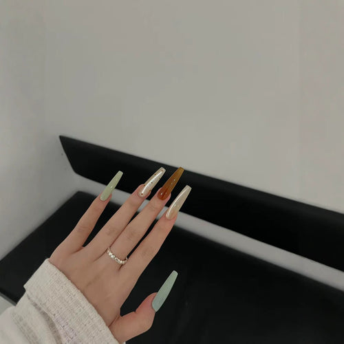 Stylische Langlebige Nagelverlängerungen