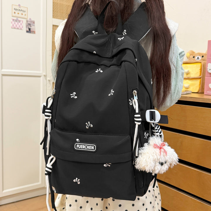 Stylischer Multi-Taschen Rucksack mit pelzigem Schlüsselanhänger Karnz