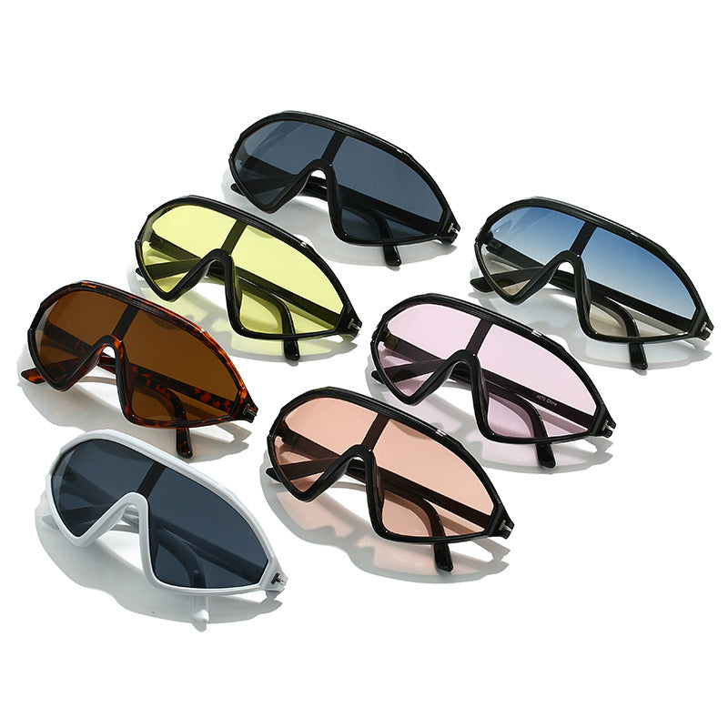 Damen sportliche Sonnenbrille mit ergonomischem Vollranddesign Karnz