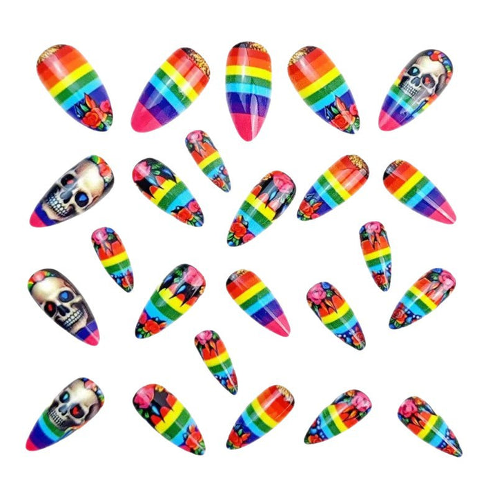 Kreative Kunstnägel im Totenkopf- und Regenbogen-Design Karnz