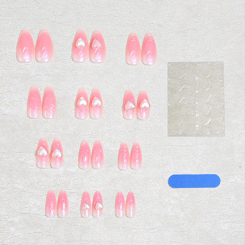 Kunstvolle Nagelspitzen mit transparentem Design Karnz