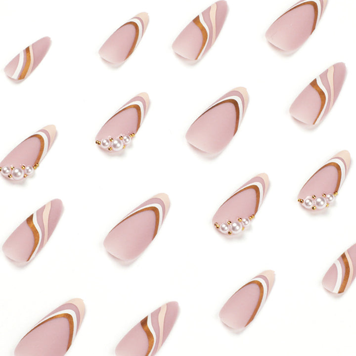 Kunstvolle Stiletto-Nägel mit elegantem Wellen-Design Karnz