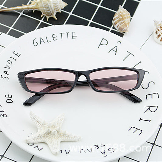 Damen modische Sonnenbrille im eleganten Retro-Stil Karnz